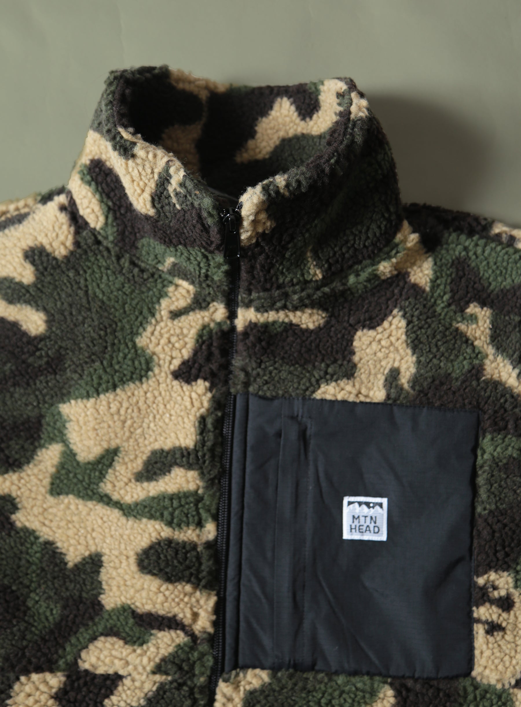 Alpine Sherpa Vest - Classic Camo